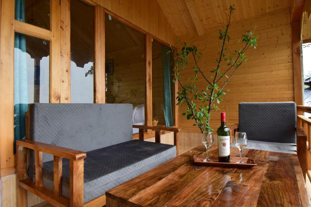 Tree House Latos Tandi Hotel Jibhi Bagian luar foto